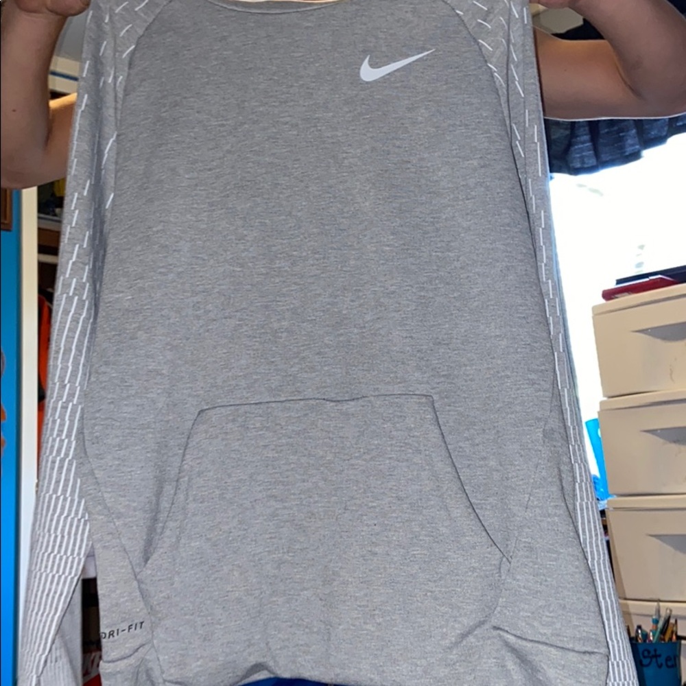 grey nike sweatshirt